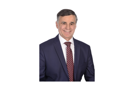 Günther Pfefferer Erster Bürgermeister Stadt Monheim 1. Bürgermeister der Stadt Monheim Günther Pfefferer: Ein Mann in Anzug mit kariertem Schlips, lächelnd, vor weißem Hintergrund.